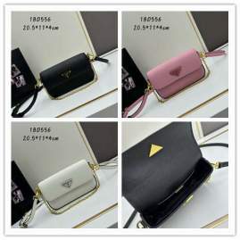Picture of Prada Handbags _SKUfw167257266fw